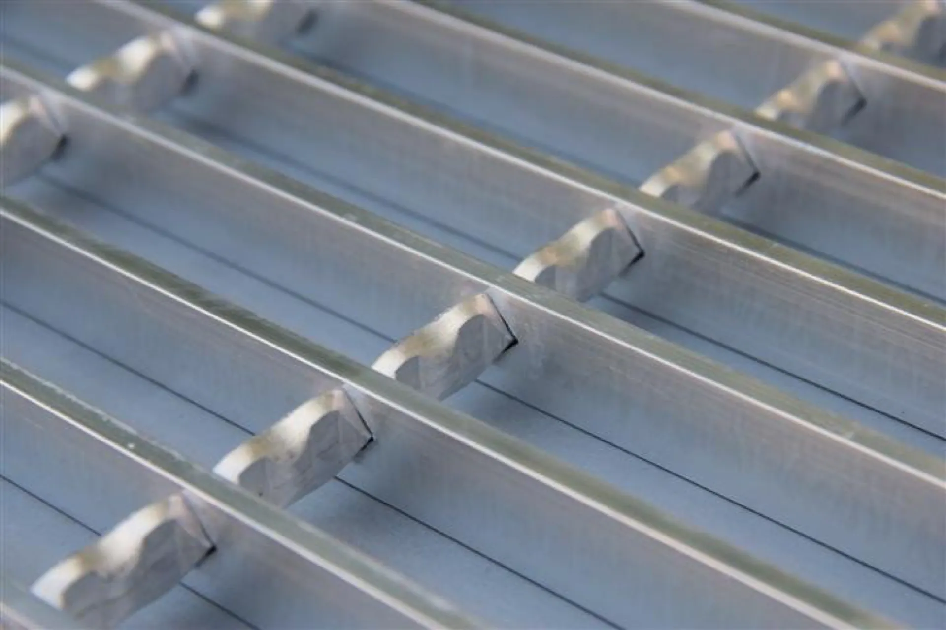Industrial aluminum grating platform and walkway — SHEDAR Grating